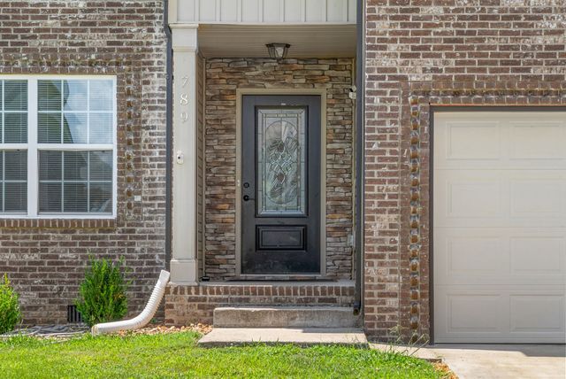 789 Banister Dr, Clarksville, TN 37042