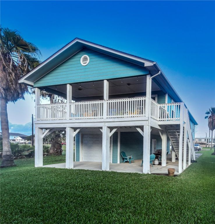 1228 S Live Oak St, Rockport, TX 78382 — exterior