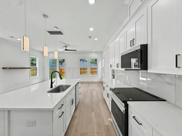 1988 Irving Avenue, North Charleston, SC 29405