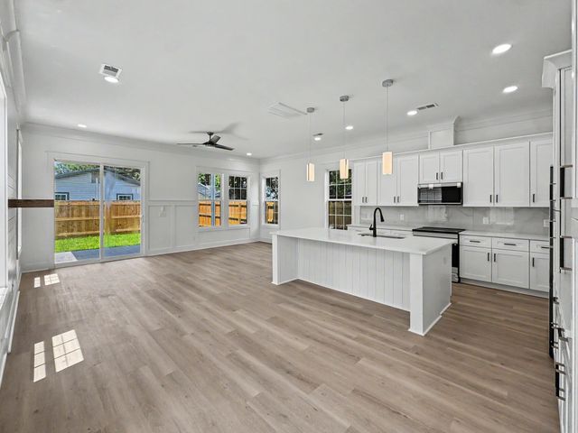 1988 Irving Avenue, North Charleston, SC 29405