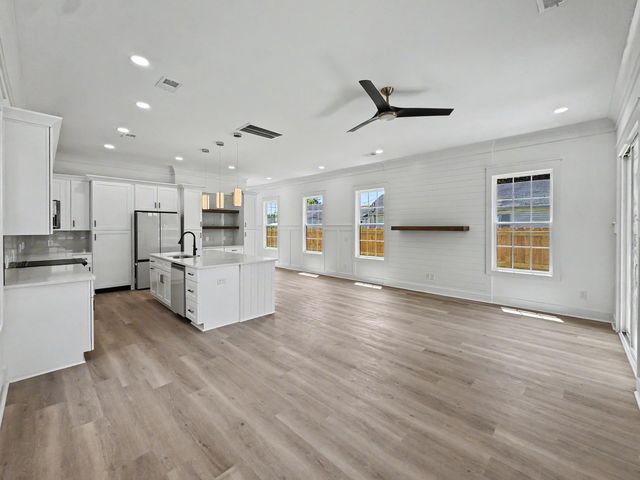 1988 Irving Avenue, North Charleston, SC 29405