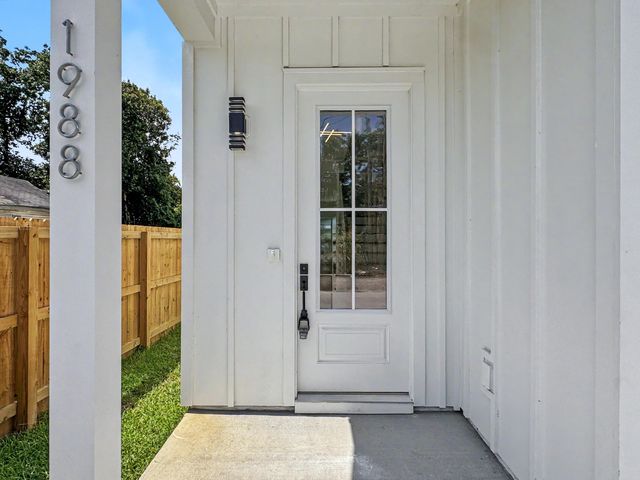 1988 Irving Avenue, North Charleston, SC 29405