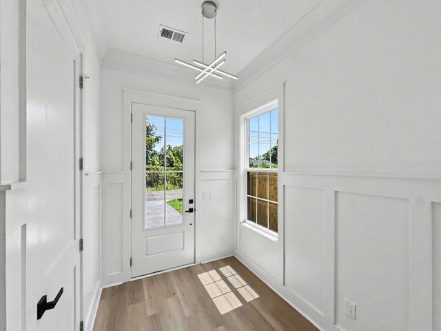 1988 Irving Avenue, North Charleston, SC 29405