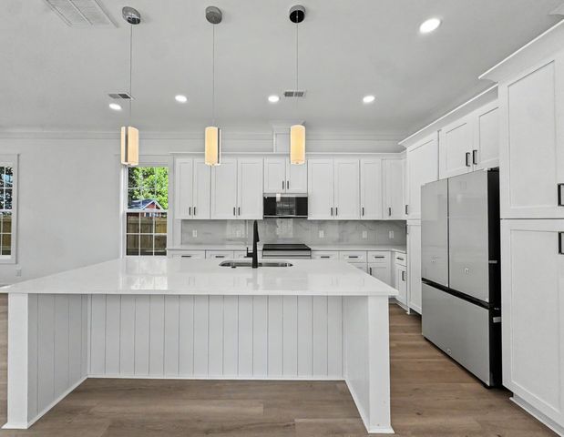 1988 Irving Avenue, North Charleston, SC 29405