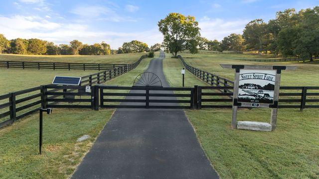 1421 Lawrence Ln, Springfield, TN 37172