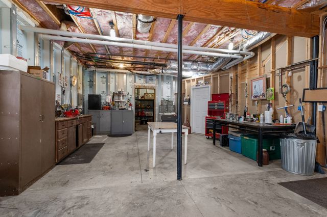 1421 Lawrence Ln, Springfield, TN 37172