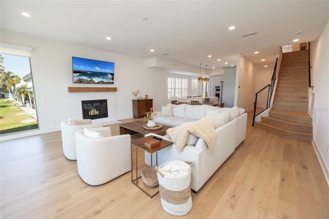 372 LARBOARD WAY, Clearwater Beach, FL 33767