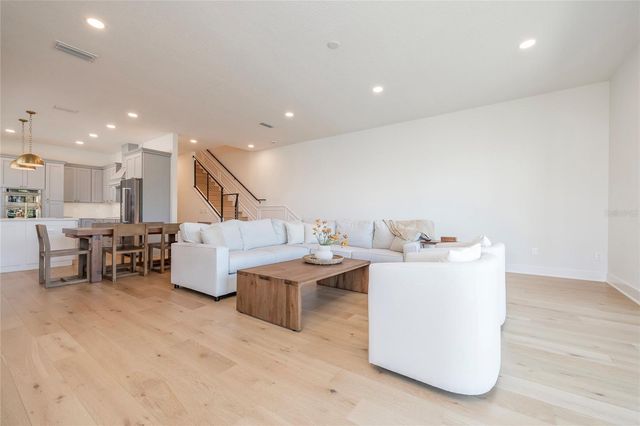 372 LARBOARD WAY, Clearwater Beach, FL 33767