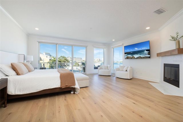 372 LARBOARD WAY, Clearwater Beach, FL 33767