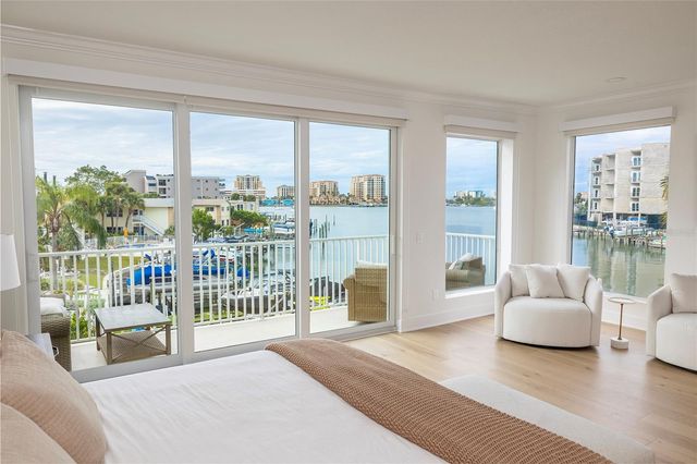 372 LARBOARD WAY, Clearwater Beach, FL 33767