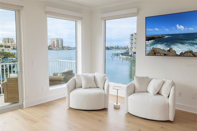 372 LARBOARD WAY, Clearwater Beach, FL 33767