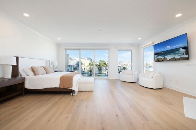 372 LARBOARD WAY, Clearwater Beach, FL 33767