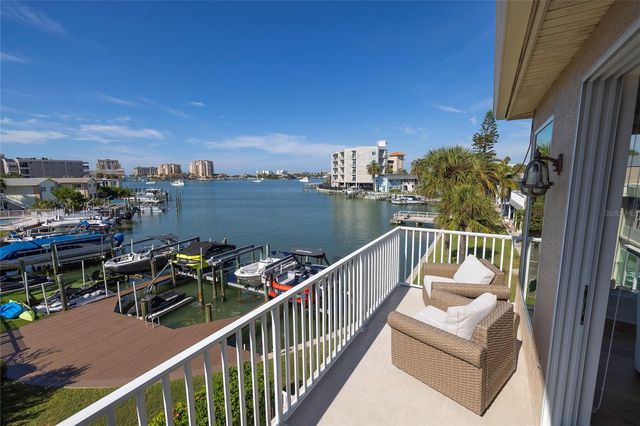 372 LARBOARD WAY, Clearwater Beach, FL 33767