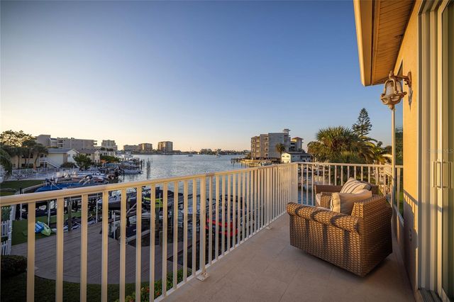 372 LARBOARD WAY, Clearwater Beach, FL 33767