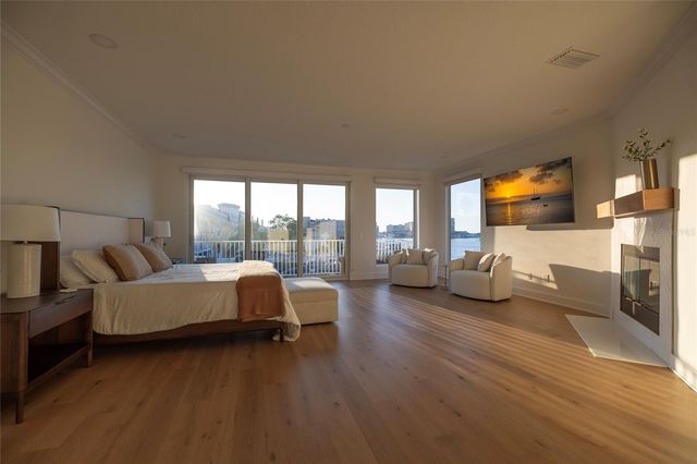 372 LARBOARD WAY, Clearwater Beach, FL 33767