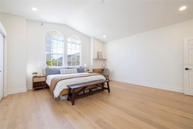 372 LARBOARD WAY, Clearwater Beach, FL 33767