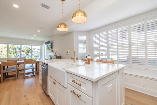 372 LARBOARD WAY, Clearwater Beach, FL 33767