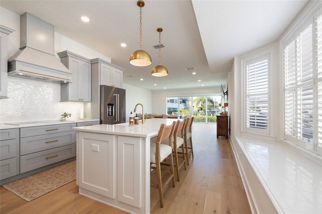 372 LARBOARD WAY, Clearwater Beach, FL 33767