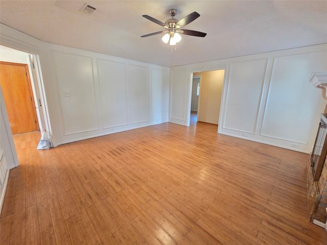 2011 Stradivarius Lane, Carrollton, TX 75007