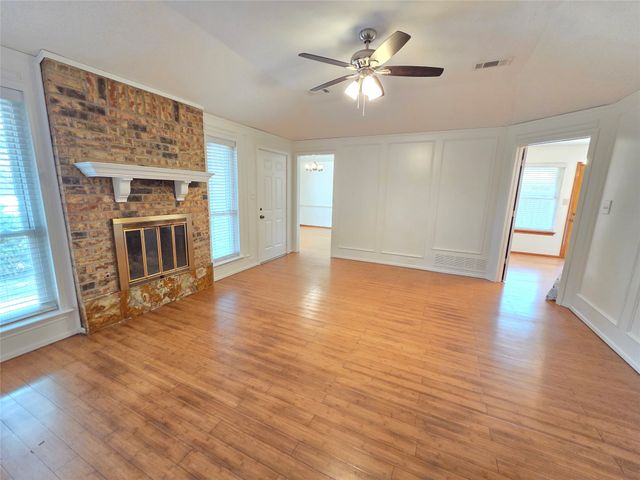 2011 Stradivarius Lane, Carrollton, TX 75007