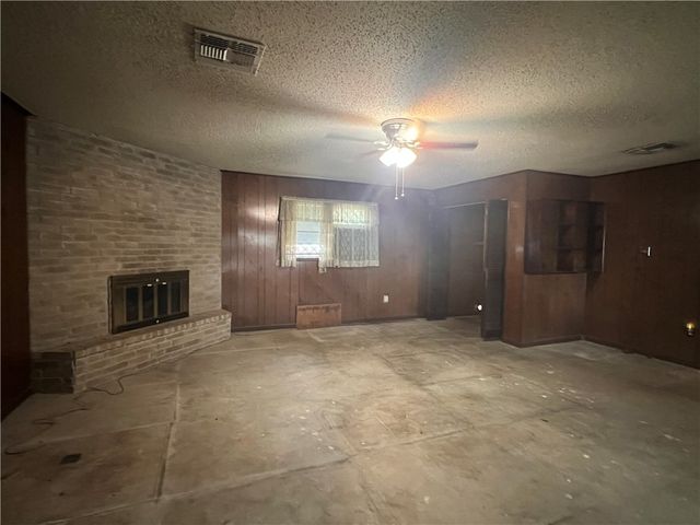 4901 French Dr, Corpus Christi, TX 78411