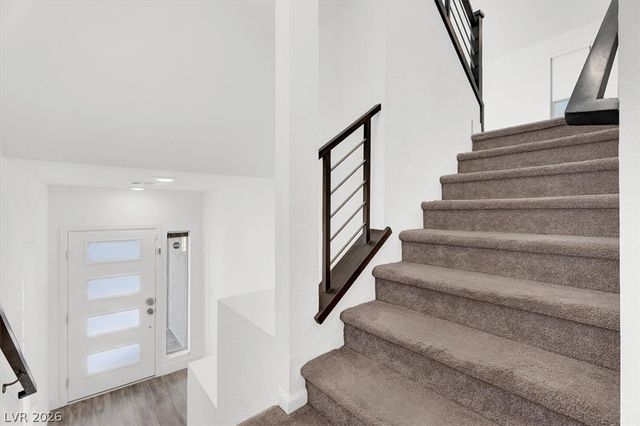 8028 Haywood Estate Avenue, Las Vegas, NV 89113