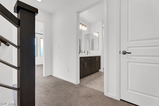 8028 Haywood Estate Avenue, Las Vegas, NV 89113