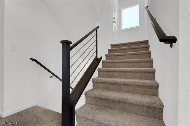 8028 Haywood Estate Avenue, Las Vegas, NV 89113