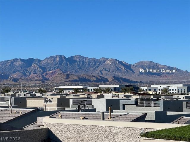 8028 Haywood Estate Avenue, Las Vegas, NV 89113