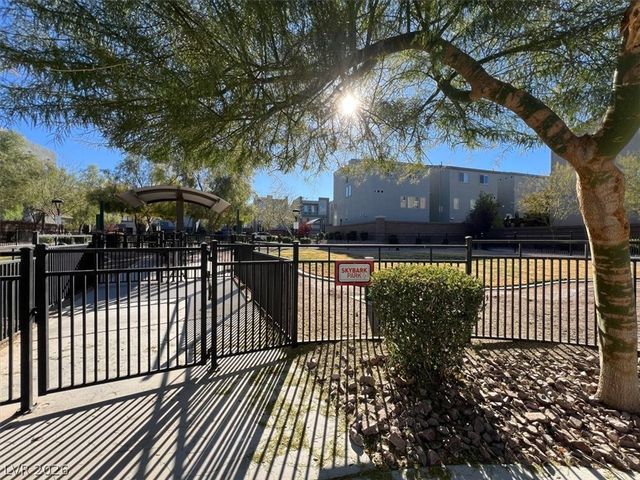 8028 Haywood Estate Avenue, Las Vegas, NV 89113