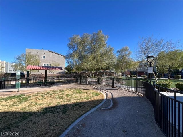 8028 Haywood Estate Avenue, Las Vegas, NV 89113