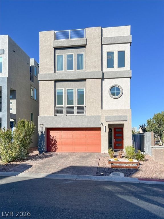 8028 Haywood Estate Avenue, Las Vegas, NV 89113