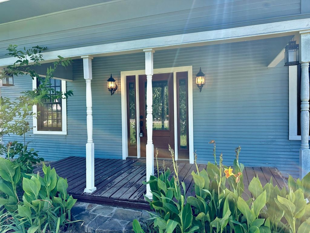 713 S Denny Street, Howe, TX 75459