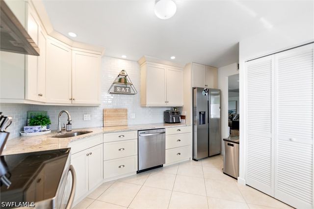 249 Memory LN 4, Naples, FL 34112