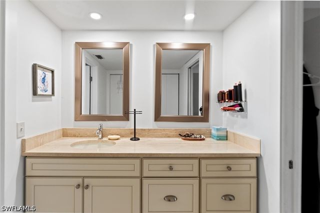 249 Memory LN 4, Naples, FL 34112