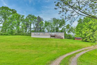 1687 Columbia Rock Rd, Columbia, TN 38401
