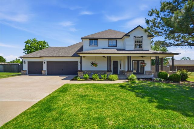 2413 W 109th Street S, Jenks, OK 74037