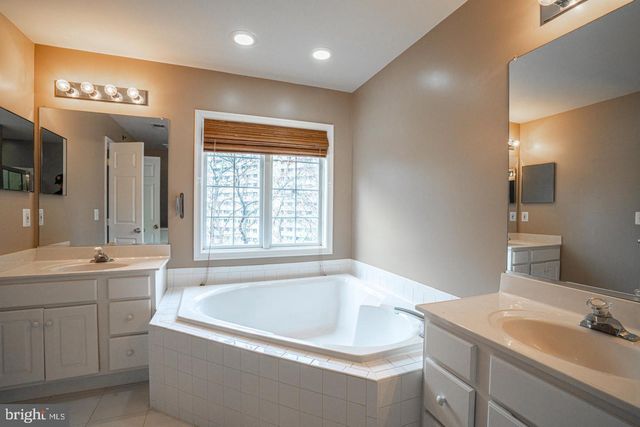 437 CLAYTON LN, Alexandria, VA 22304