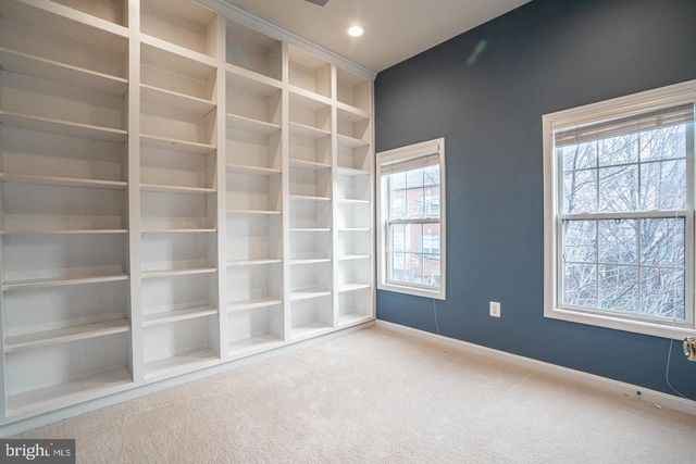 437 CLAYTON LN, Alexandria, VA 22304