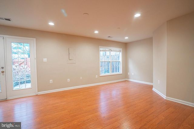 437 CLAYTON LN, Alexandria, VA 22304