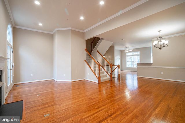 437 CLAYTON LN, Alexandria, VA 22304