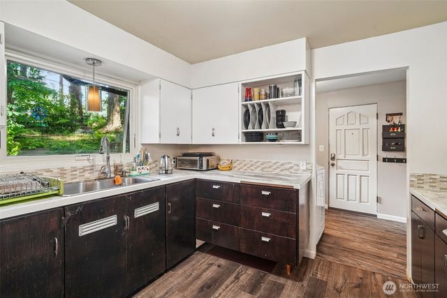 19604 10th Avenue NE, Shoreline, WA 98155