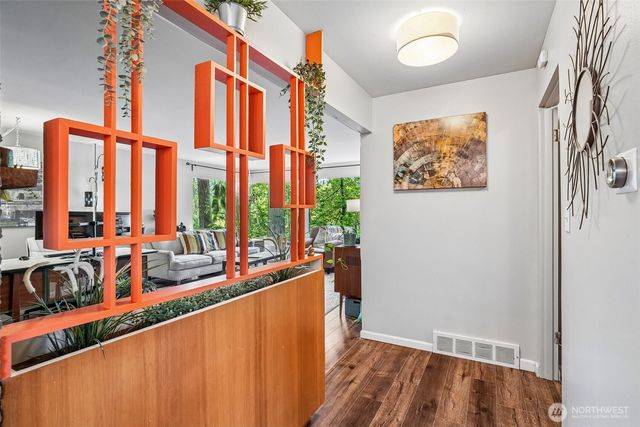 19604 10th Avenue NE, Shoreline, WA 98155
