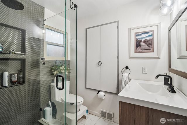 19604 10th Avenue NE, Shoreline, WA 98155