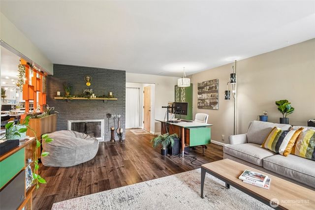 19604 10th Avenue NE, Shoreline, WA 98155