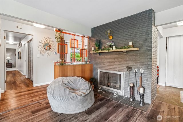 19604 10th Avenue NE, Shoreline, WA 98155
