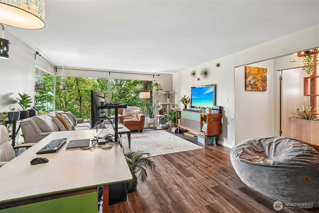 19604 10th Avenue NE, Shoreline, WA 98155
