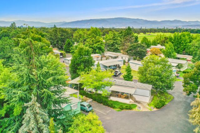 6850 Downing Road SPC 11, Central Point, OR 97502