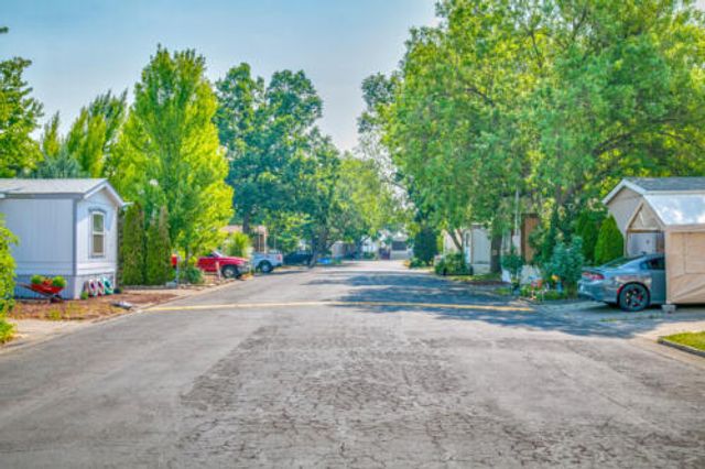 6850 Downing Road SPC 11, Central Point, OR 97502