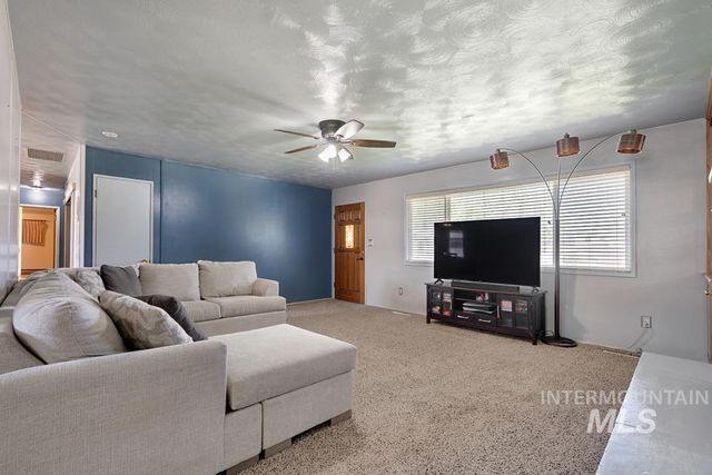 124 Sears Dr, Ontario, OR 97914